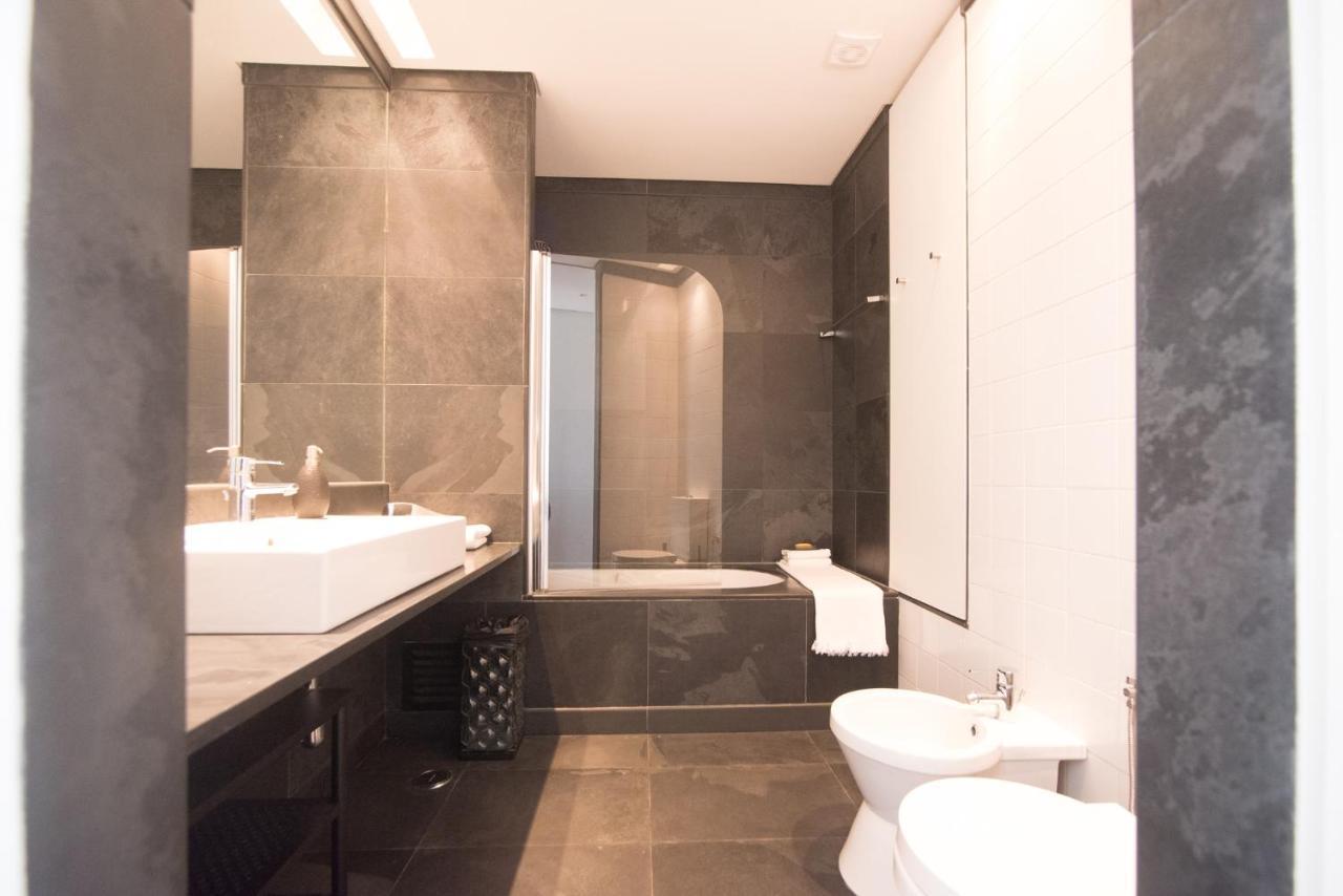 Charming, Sun-drenched In Estrela Apartamento Lisboa