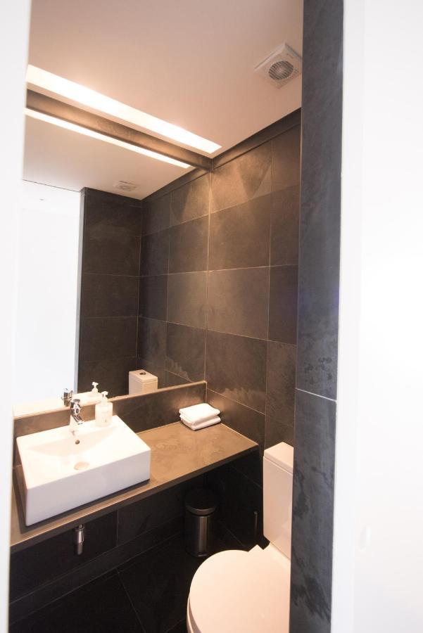 Charming, Sun-drenched In Estrela Apartamento Lisboa