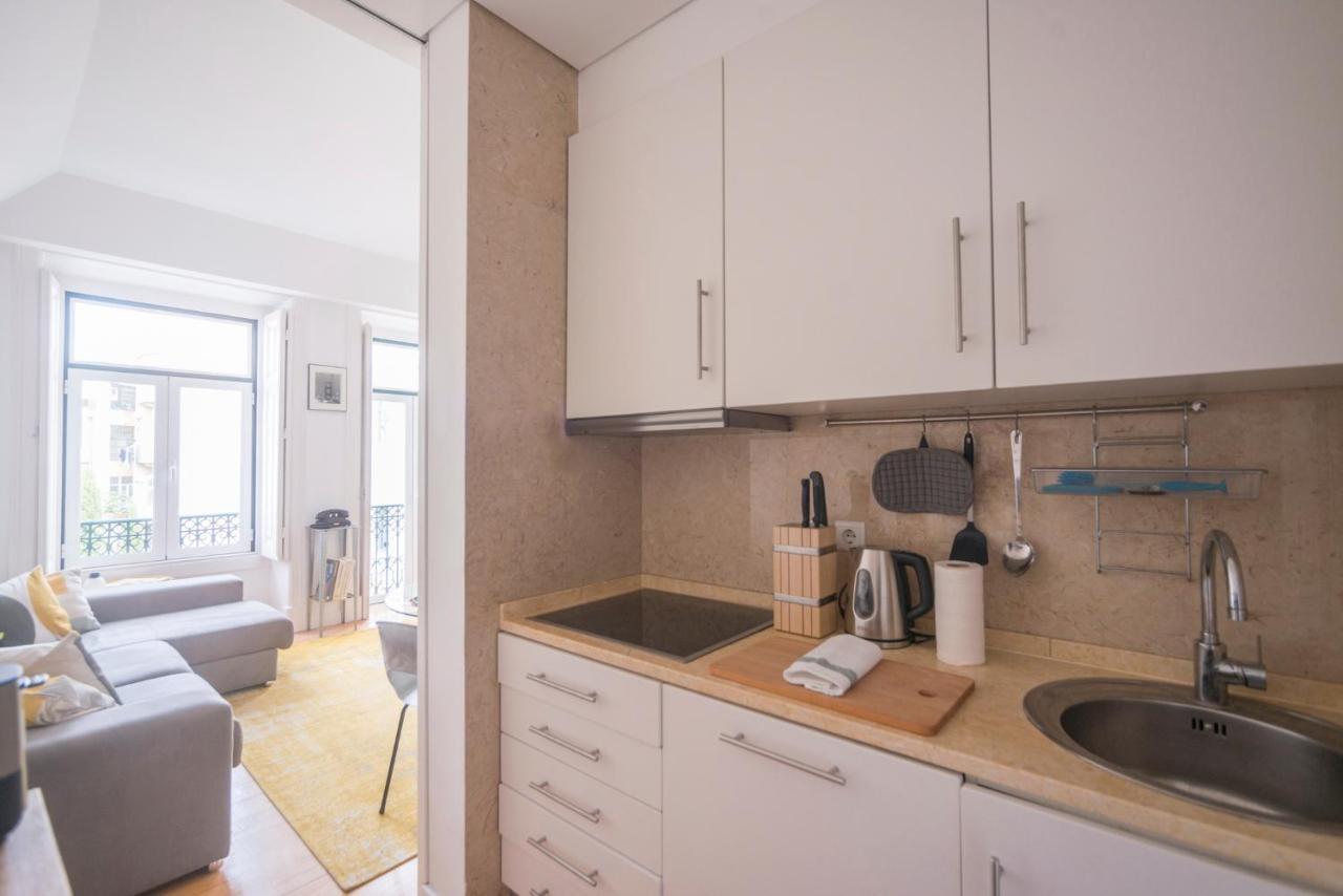Charming, Sun-drenched In Estrela Lisboa