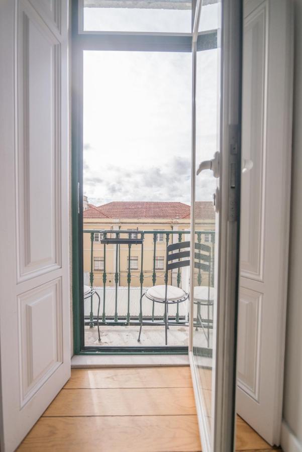 Charming, Sun-drenched In Estrela Lisboa